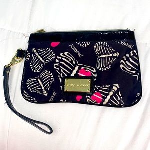 BETSEY JOHNSON SKELETON HEART WRISTLET SUPER CUTE GREAT CONDITION!!